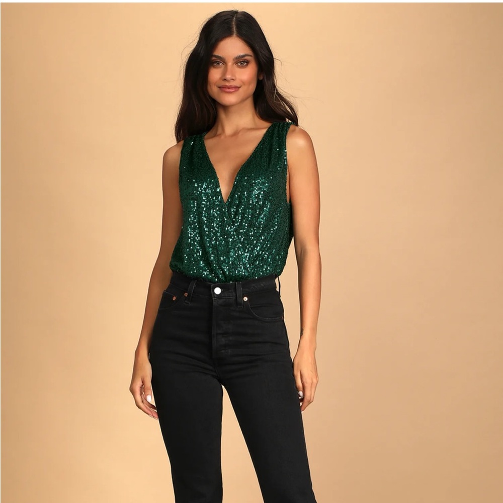 NWOT Lulu’s Evening of Wonder Emerald Green Sequin Cowl Back Bodysuit, S…